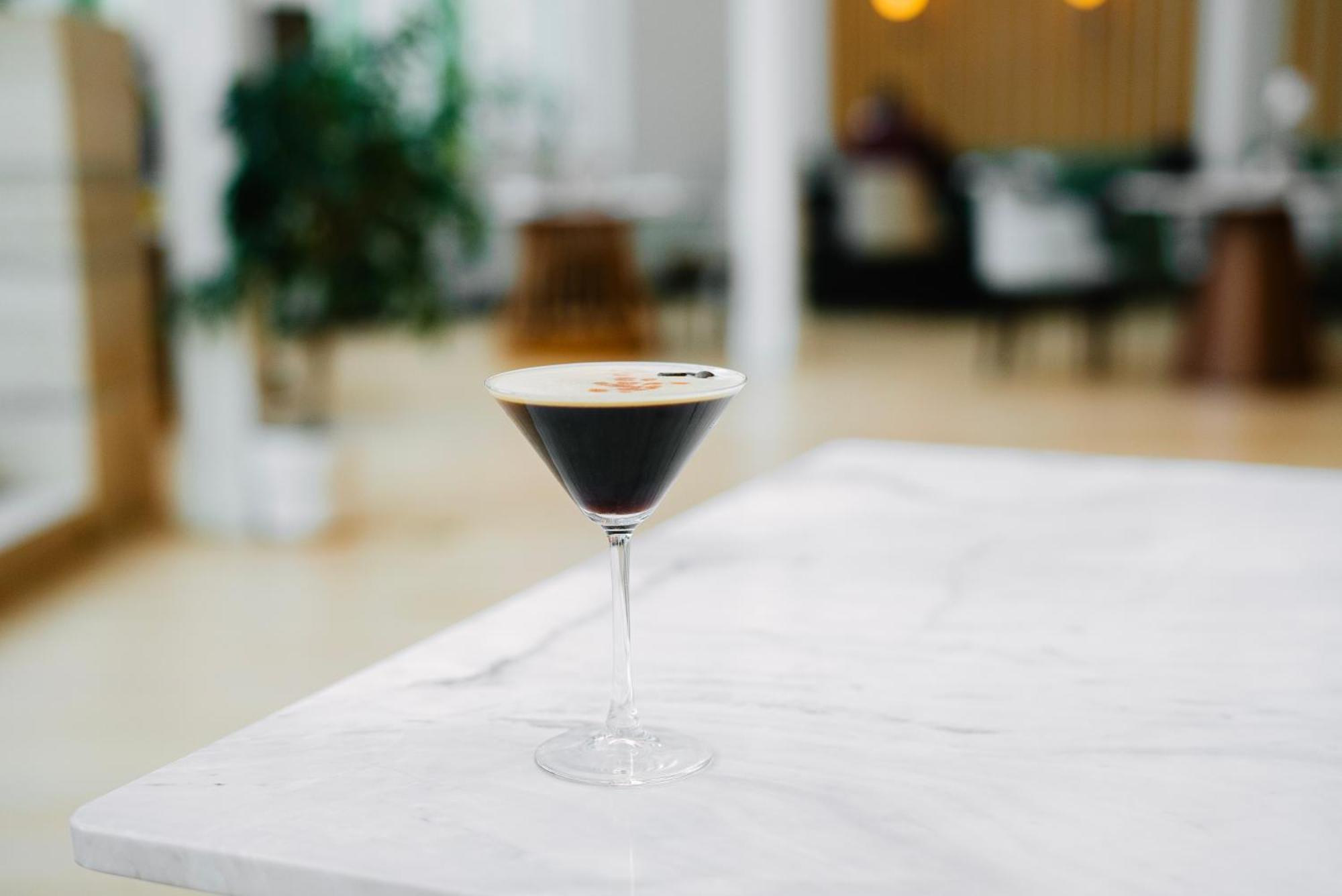 Maison Sofia - Mgallery Ngoại thất bức ảnh A glass of espresso martini